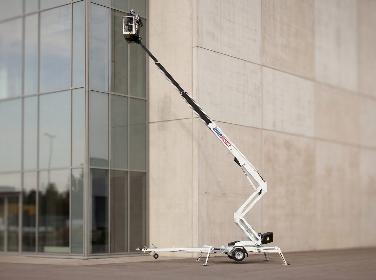 Dino 260 XTD darbībā &mdash; Fasādes darbi